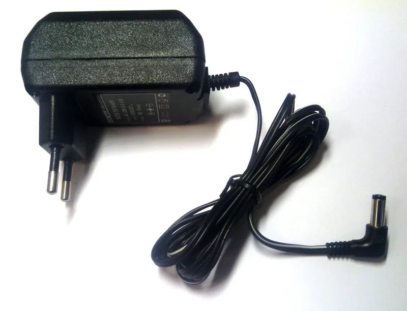 Блок питания 9V + разъём на корпус